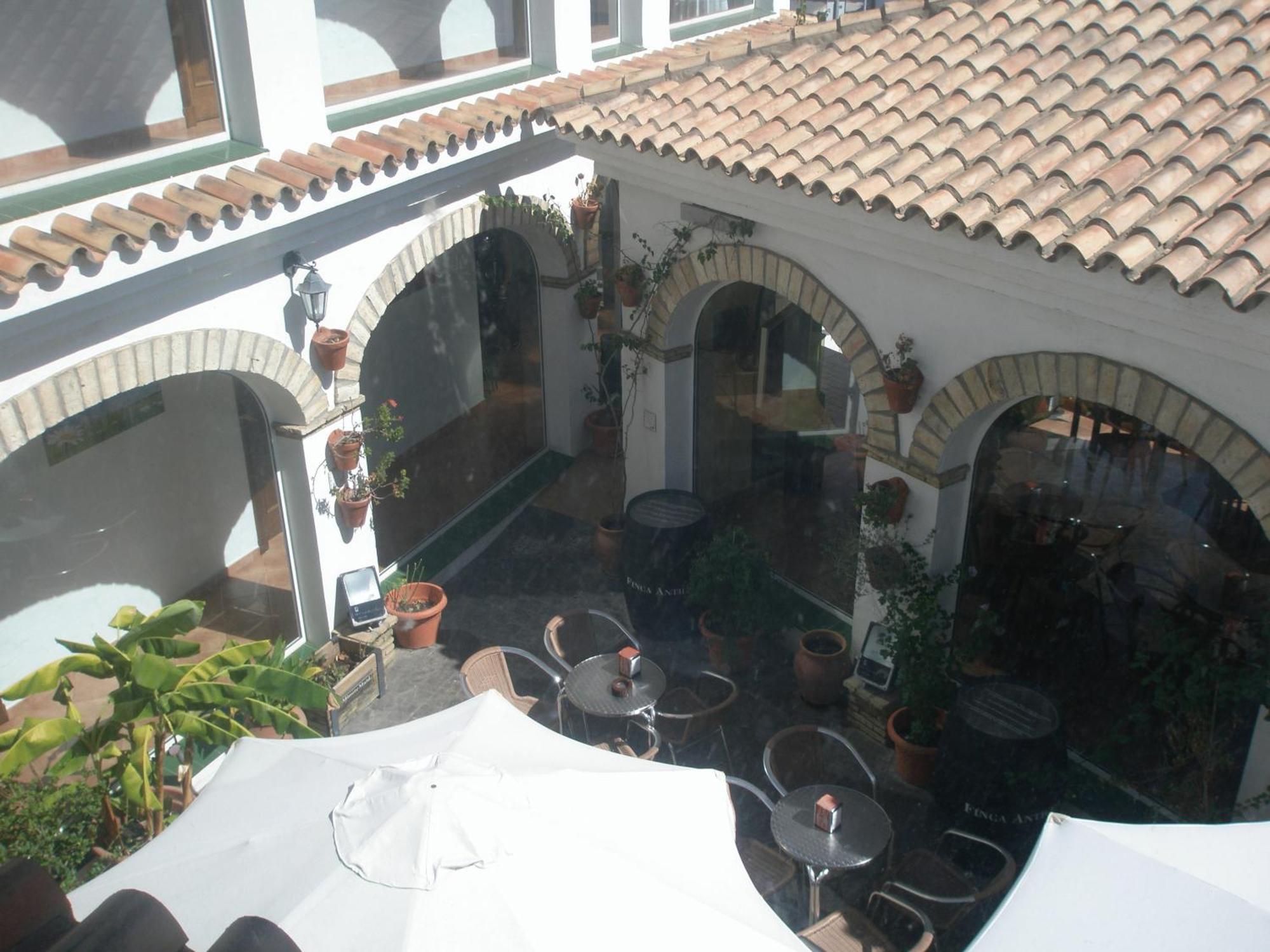 Hotel Cortijo Los Gallos Чиклана-де-ла-Фронтера Экстерьер фото